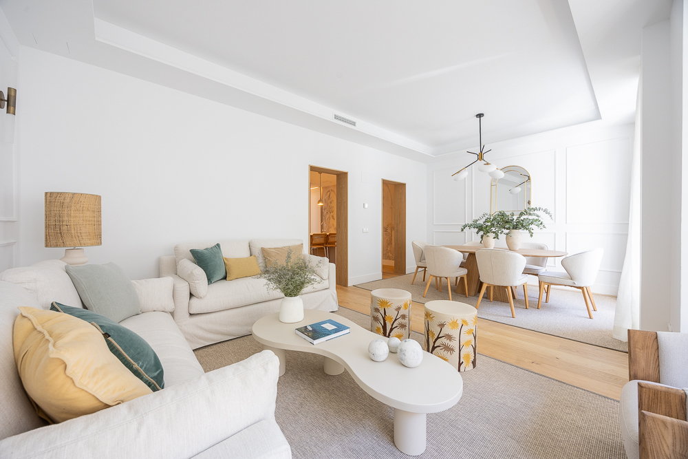 General Oraá, Left I image 1