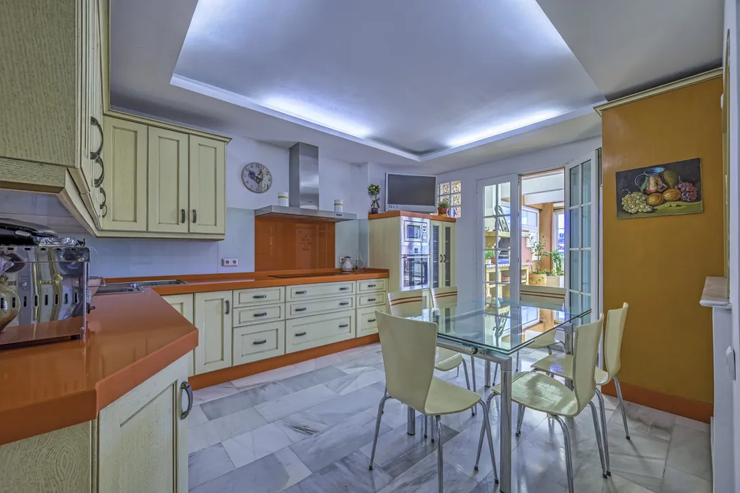 Penthouse Duplex with Sea and Castle Views in Fuengirola image 3
