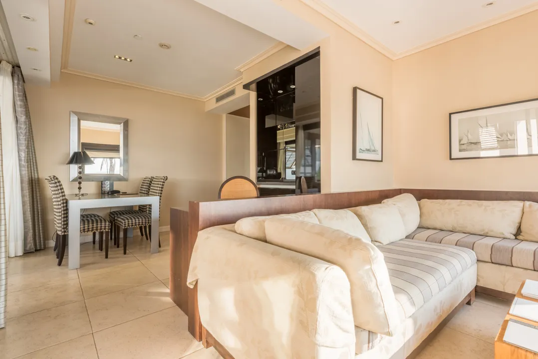 Apartment on the beachfront in Guadalpín Banús with 3 bedrooms and sea views image 3