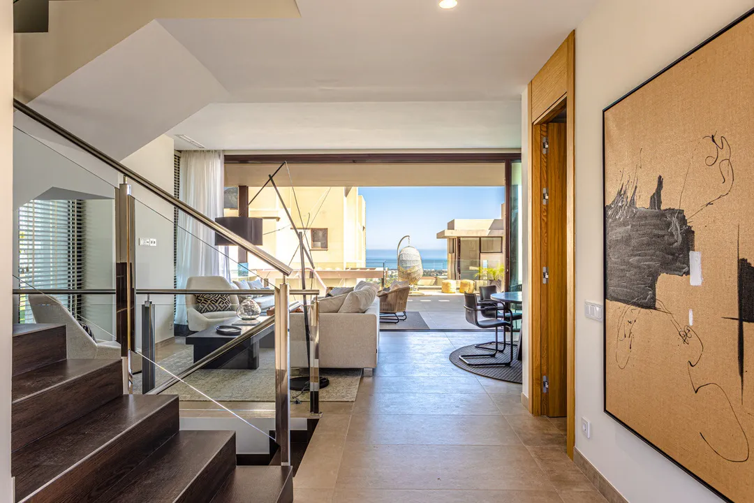 Luxurious Villas in Benahavís with Sea Views and Mediterranean Gardens image 3