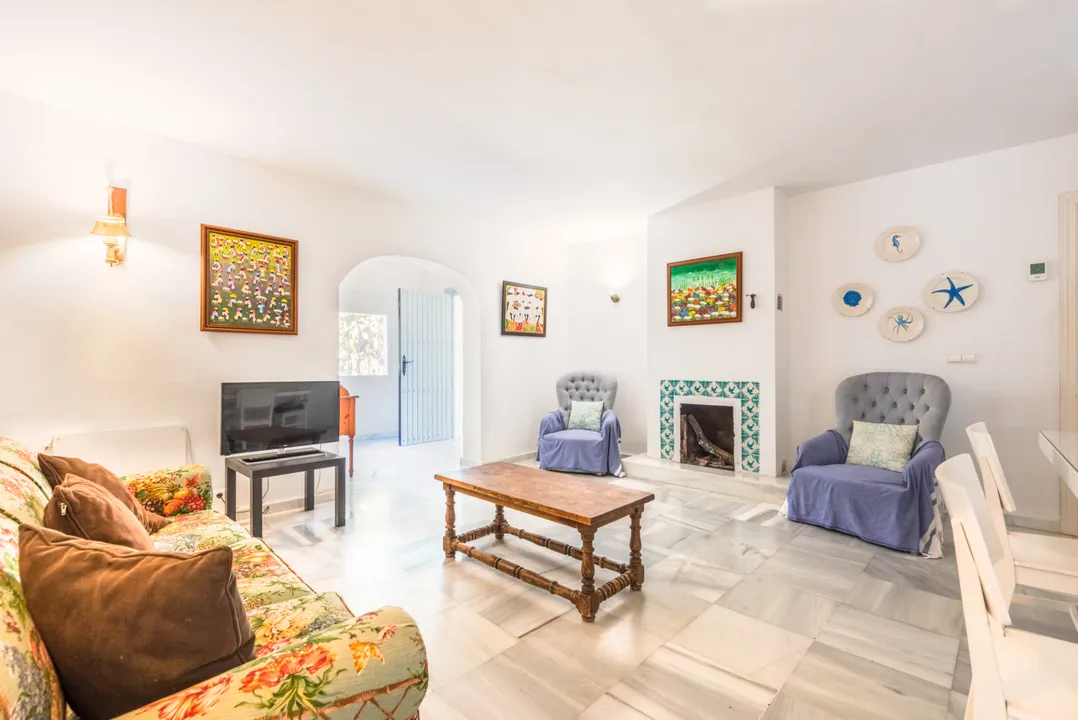 Villa in Cabopino with private pool and close to the beach image 1