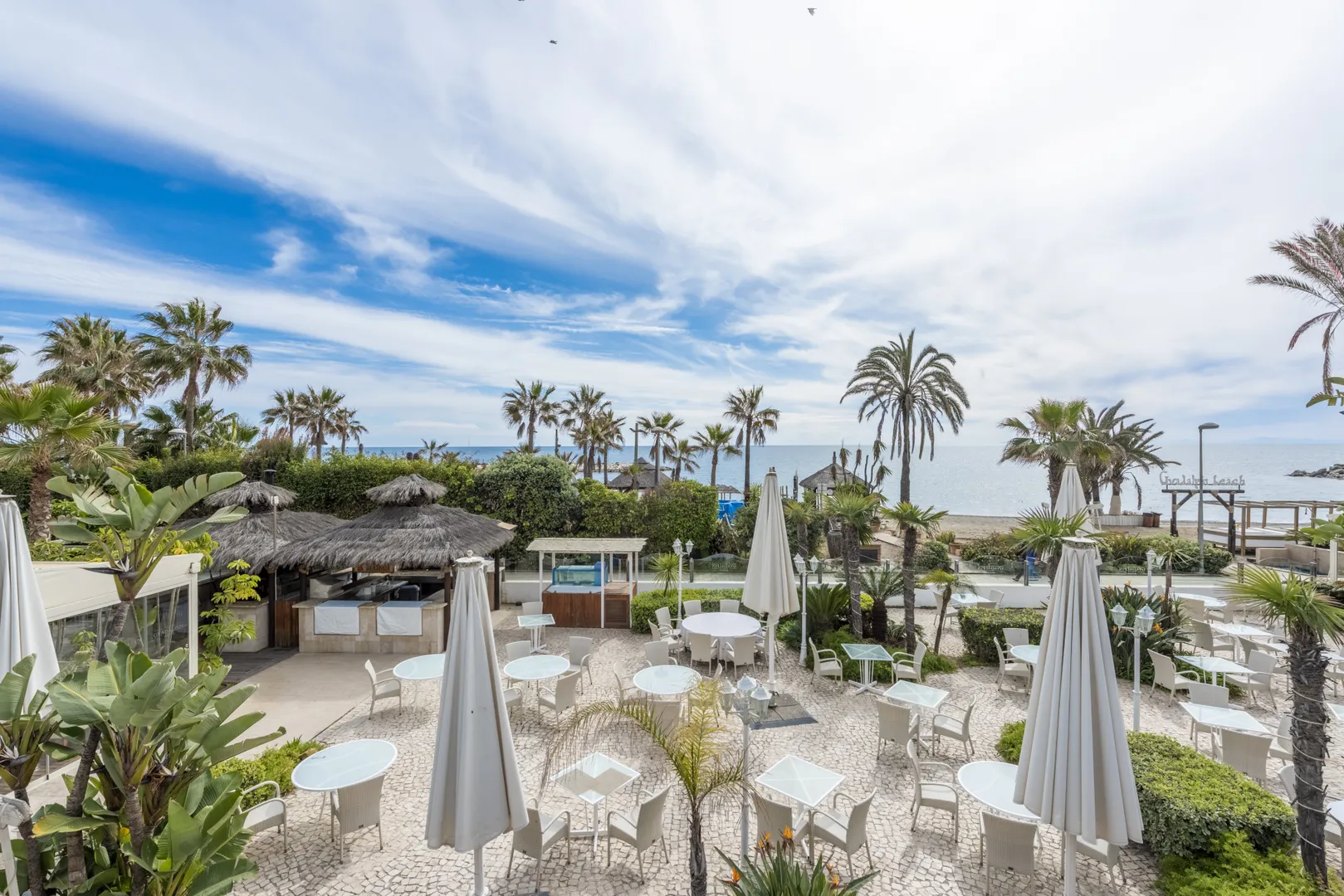Luxury apartment in Puerto Banús with sea views and swimming pool