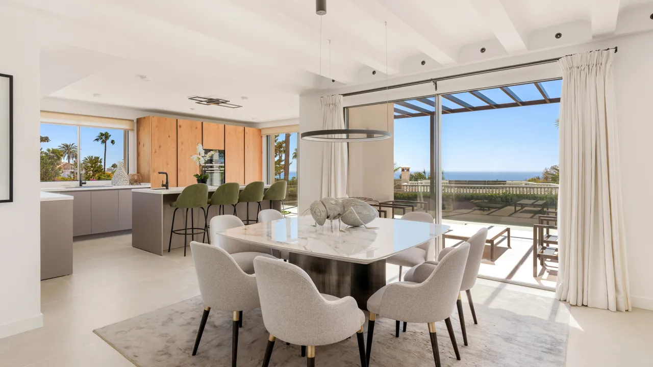 Modern villa in Nagüeles with sea and mountain views image 2