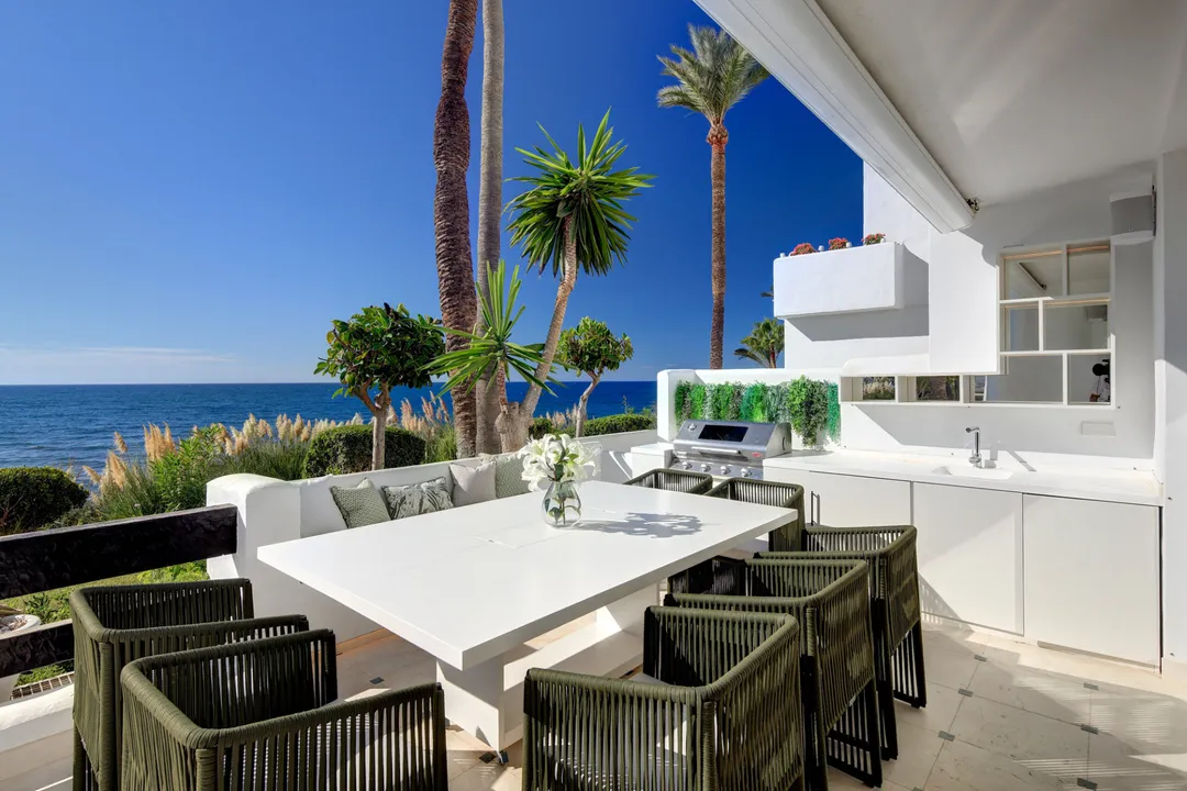Ground floor apartment with sea views in Marina Puente Romano image 0