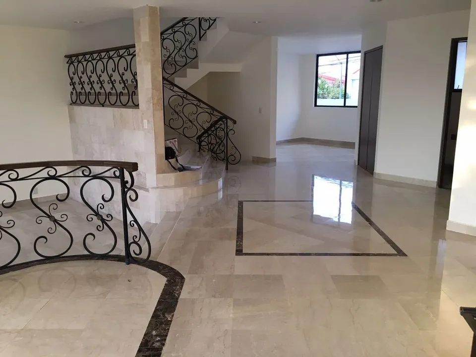 Avenida De Los Bosques XI image 3