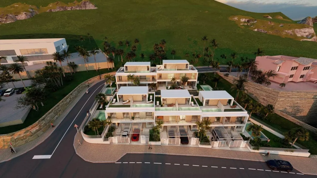Exclusive villas with sea and golf views in Estepona image 3