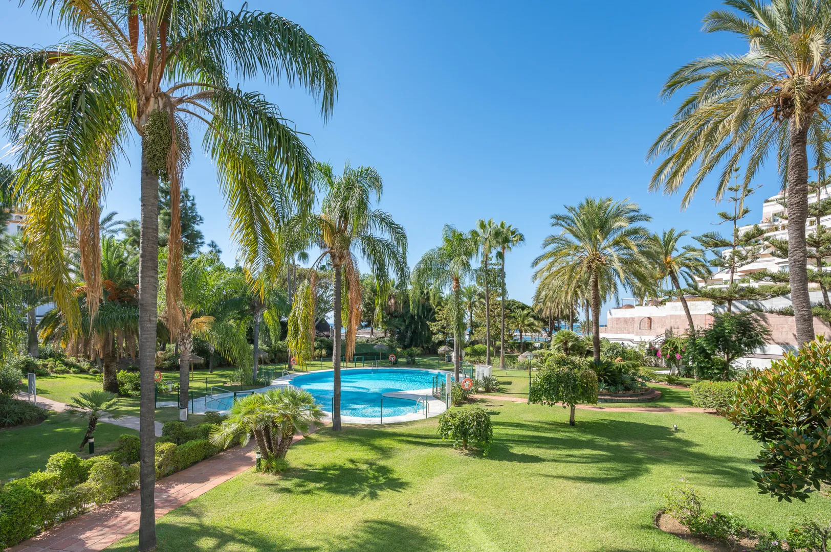 Imagen 1 de Double-fronted duplex by the sea in Gray D'Albion with six bedrooms and direct beach access.