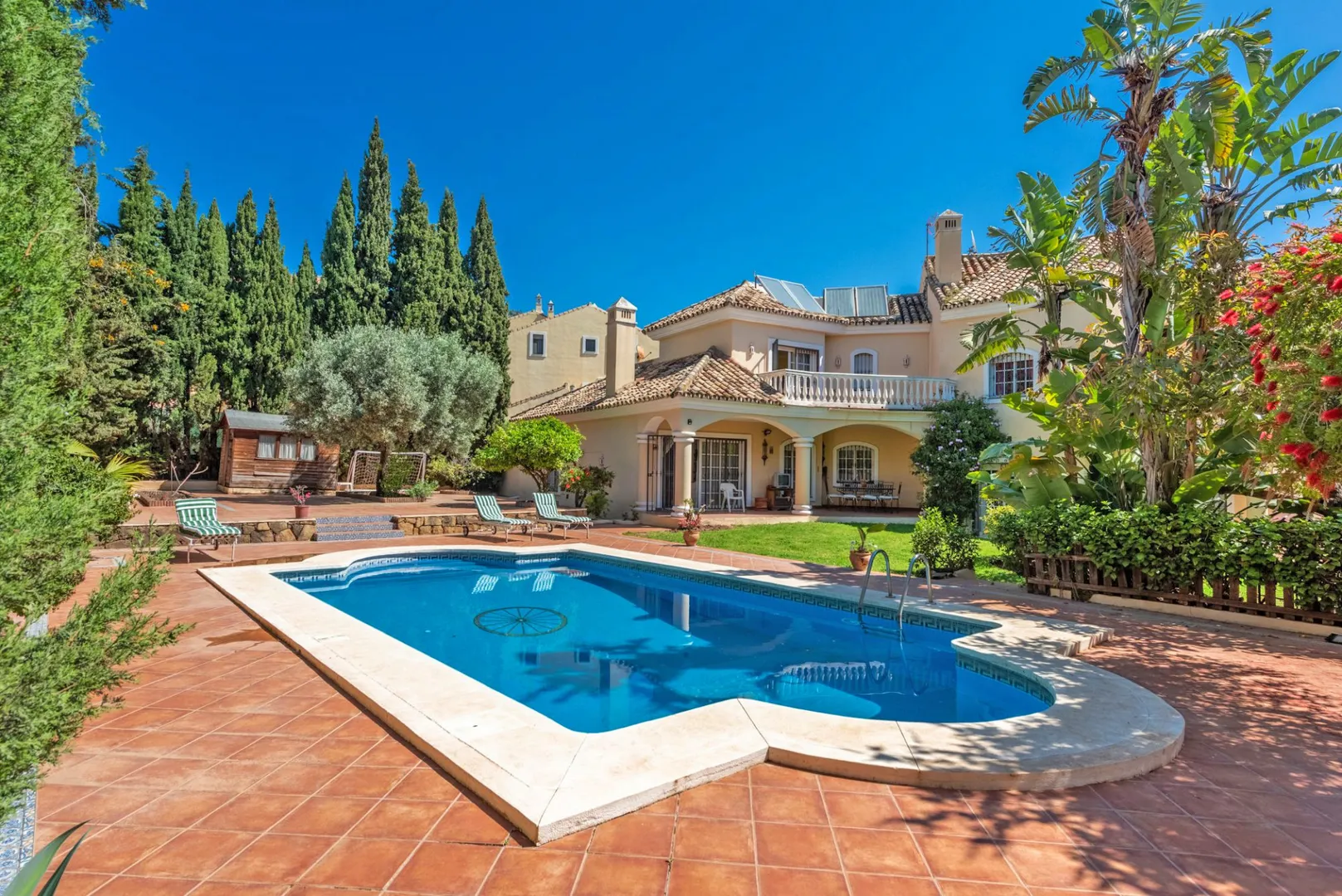 Villa in Xarblanca with spacious garden and swimming pool