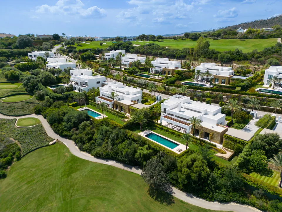 Espectacular Villa en Finca Cortesin Resort con Vistas Impresionantes image 3
