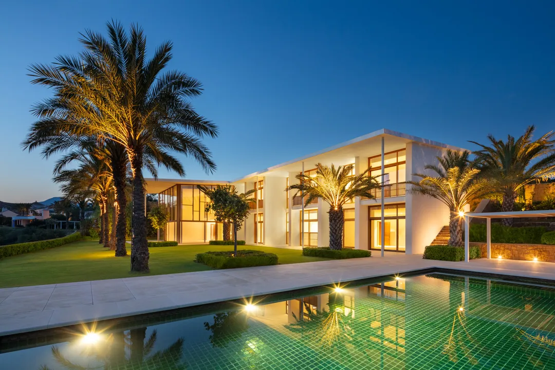 Residencia exclusiva con jardín espectacular image 3
