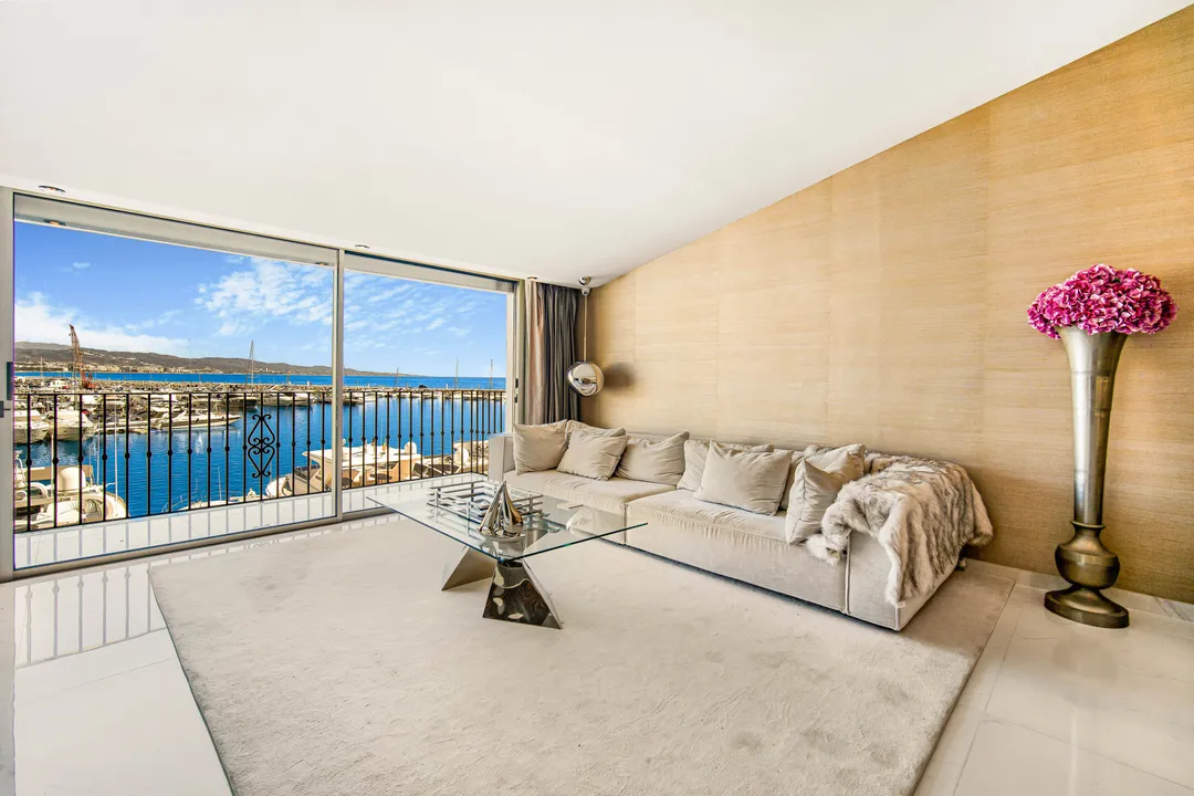 Luxury penthouse in Puerto Banús image 1