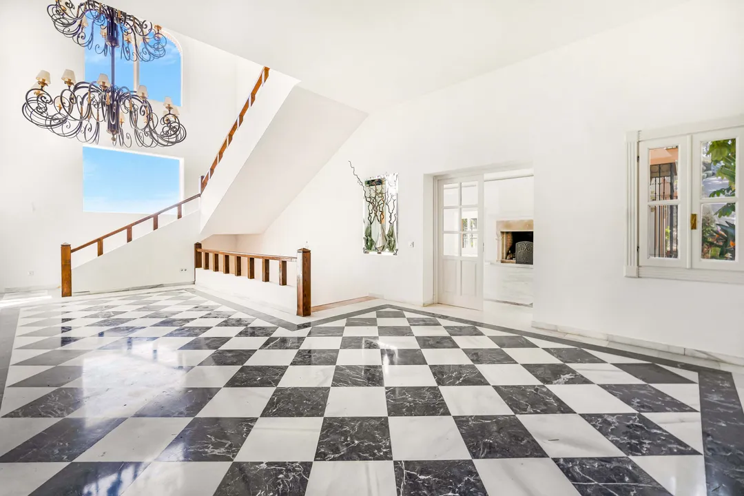 Luxury estate in El Madroñal image 1