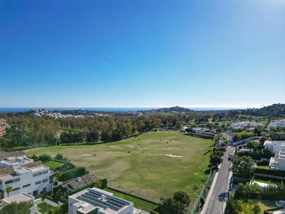 Modern villa in La Alquería with pool and sea views image 1