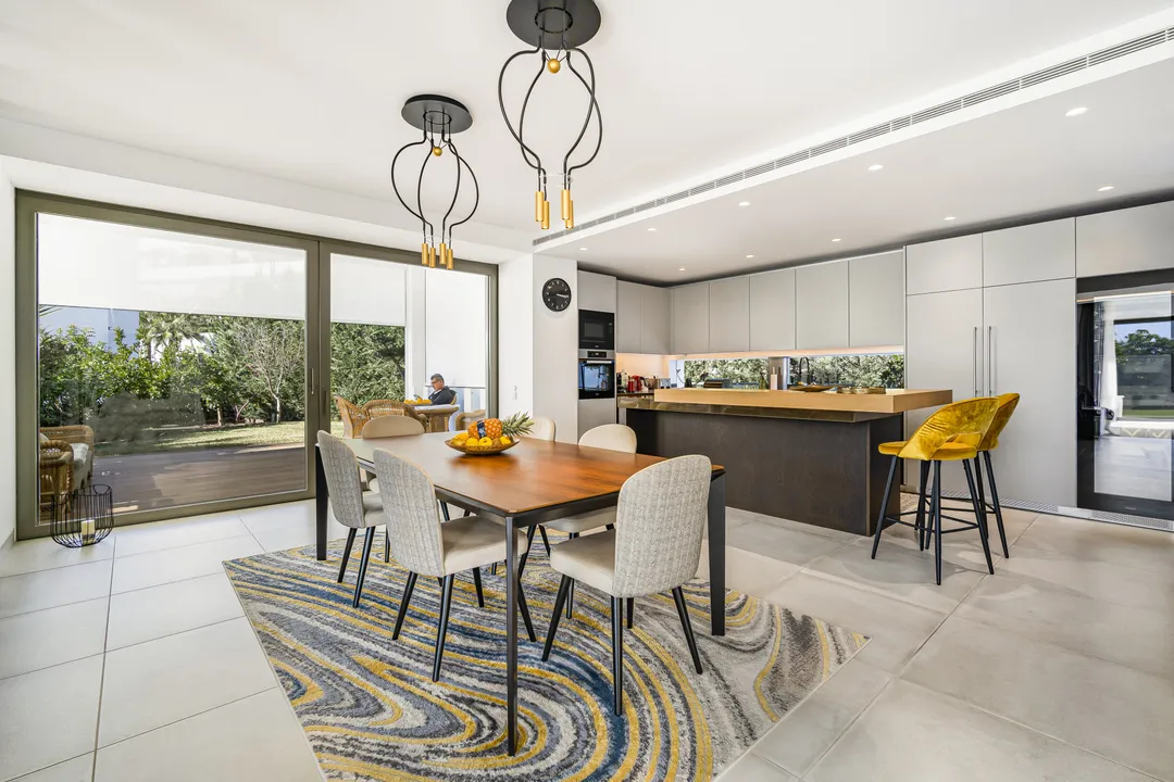 Modern villa in La Alquería with pool and sea views image 3