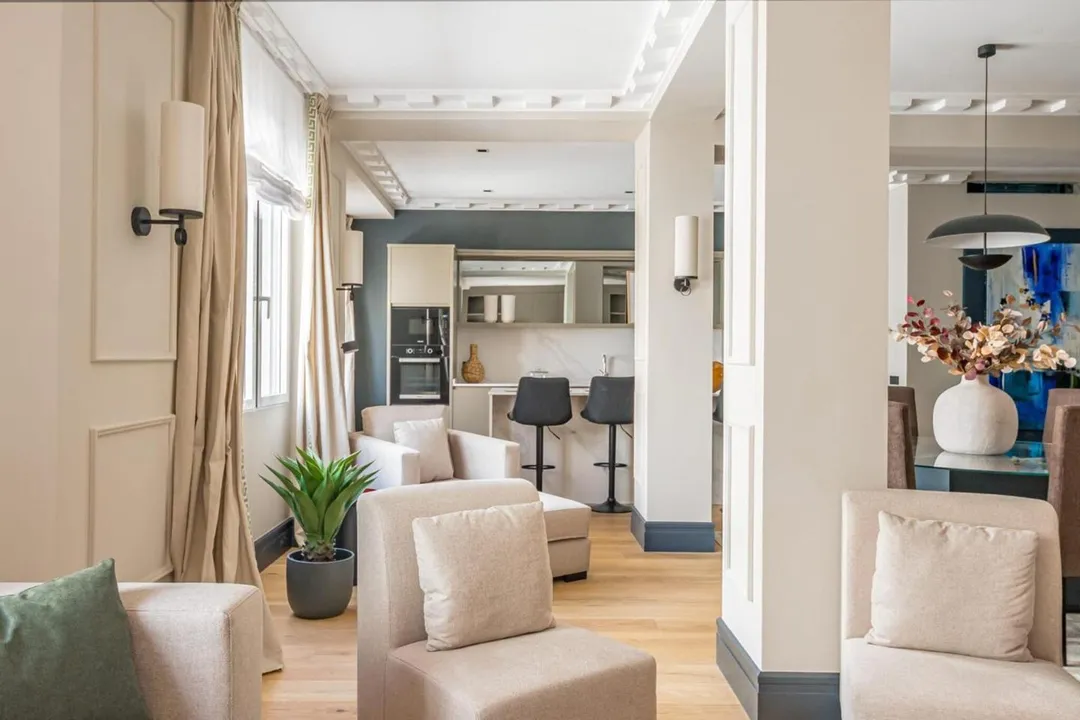 Luxury Apartment in Recoletos: Elegance and Comfort on Hermosilla Street image 3
