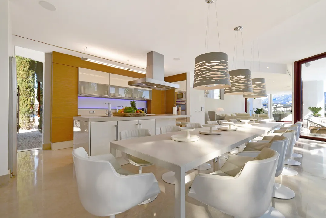 Luxury villa in Las Brisas Golf image 1