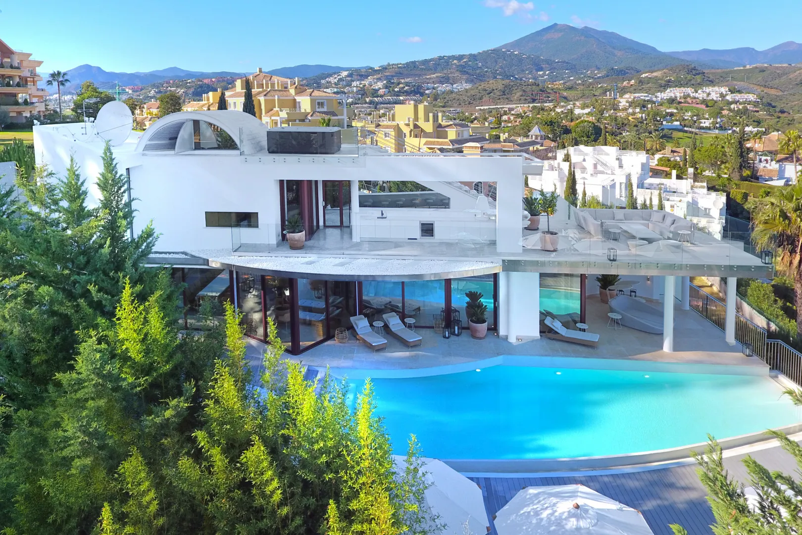Luxury villa in Las Brisas Golf