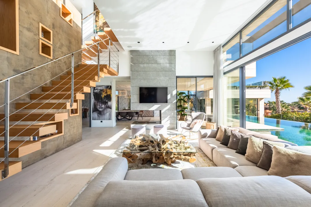 Modern villa with sea and mountain views image 2