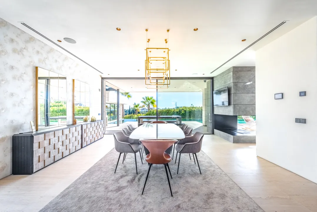 Modern villa with sea and mountain views image 3