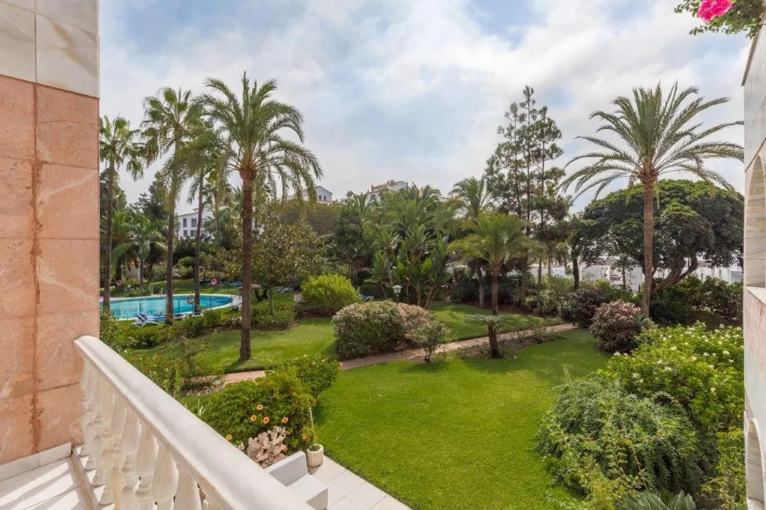 Luxury duplex apartment in Puerto Banús image 2
