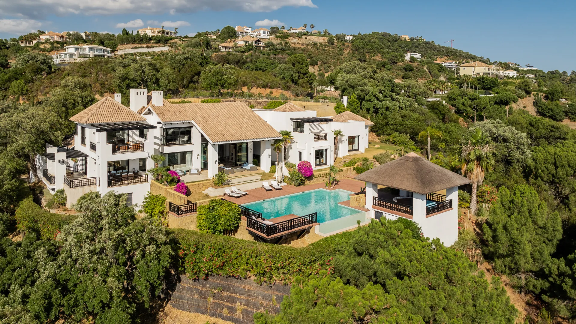 Villa La Zagaleta: Vistas Panorámicas y Lujo