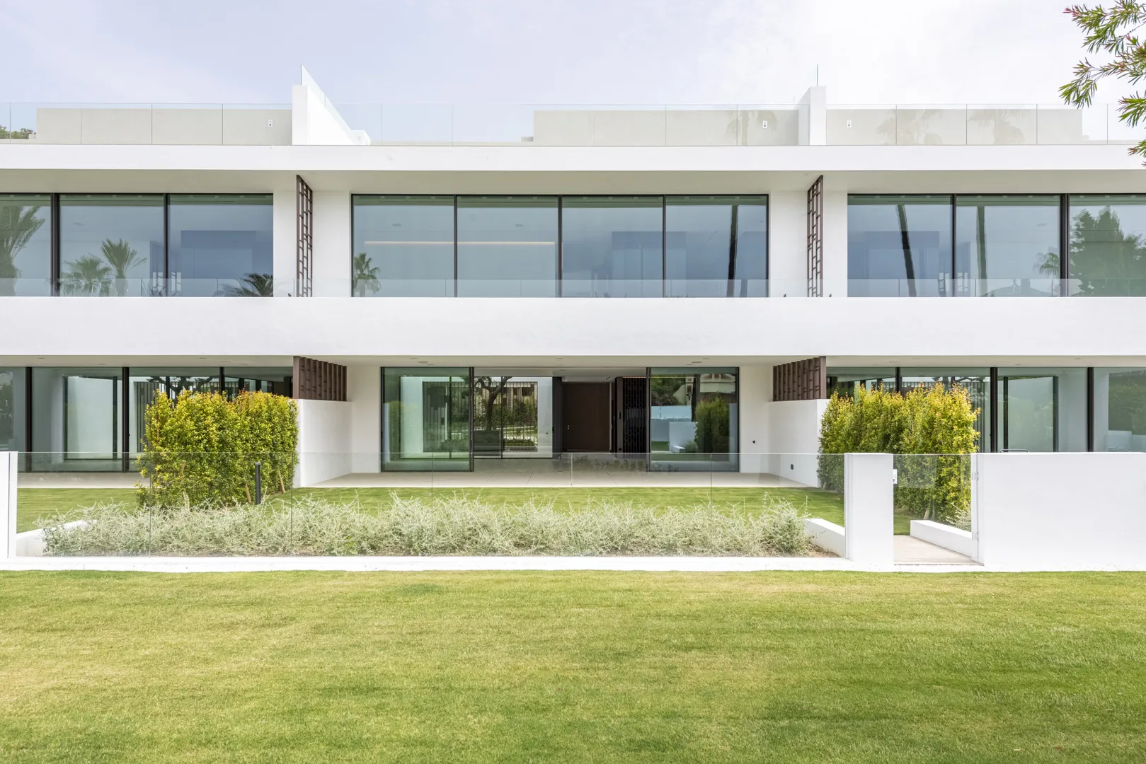Imagen 1 de Villa de lujo en Nueva Andalucía con vistas al mar