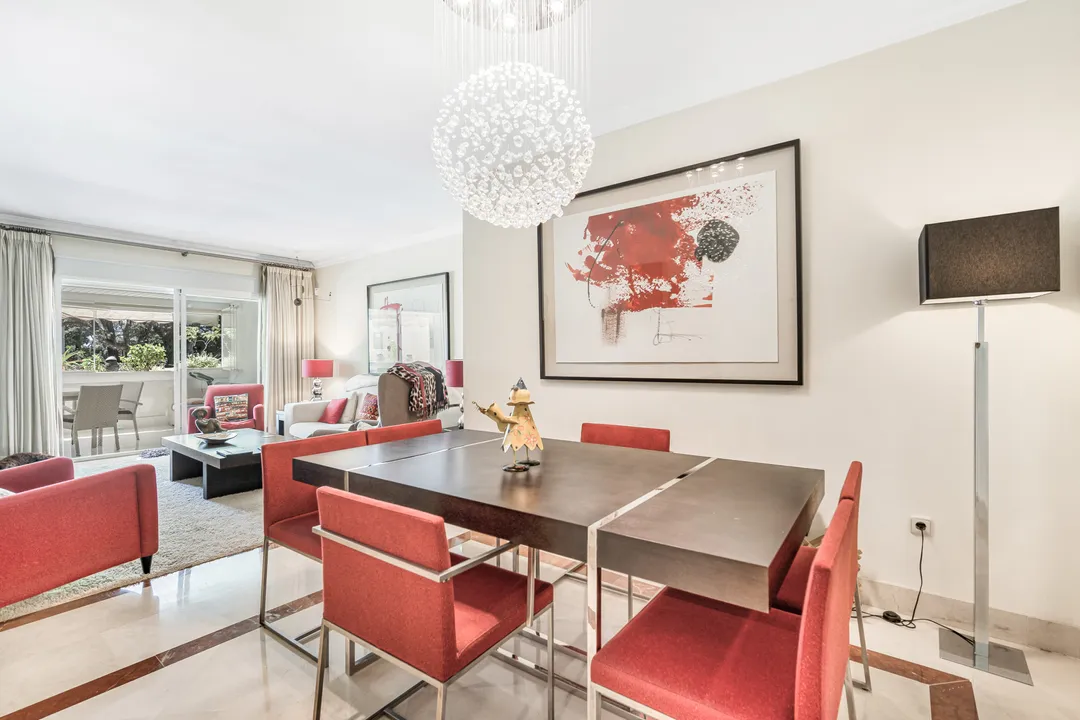 Luxury apartment in the Golden Mile image 2