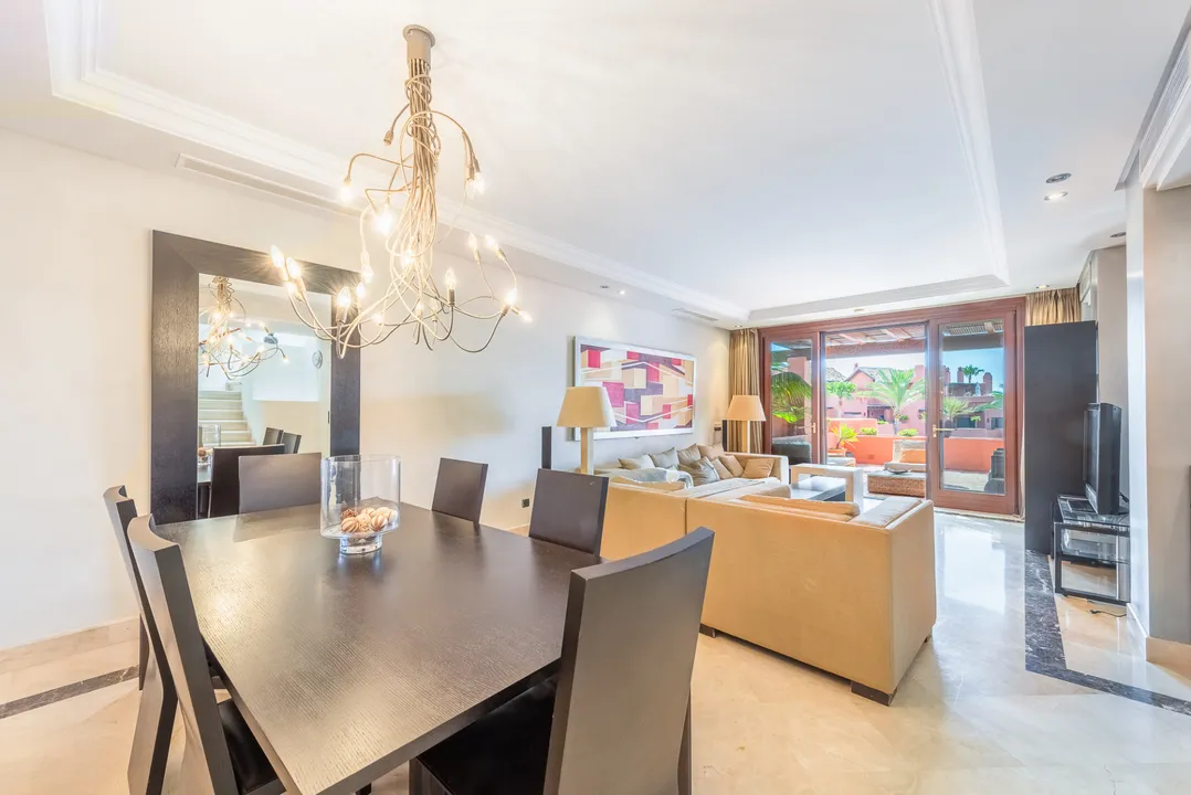 Luxury penthouse with panoramic views image 2