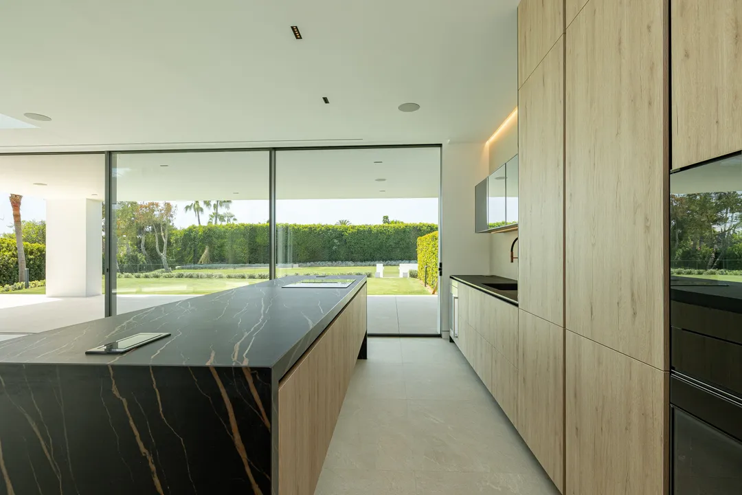 Luxury villa with private pool in the Golden Mile image 3