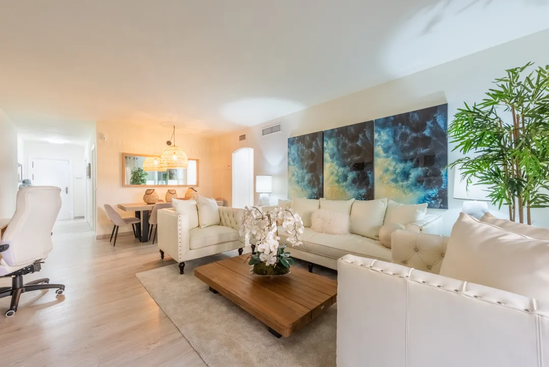 Renovated Apartment in Las Lomas de Marbella Club image 3