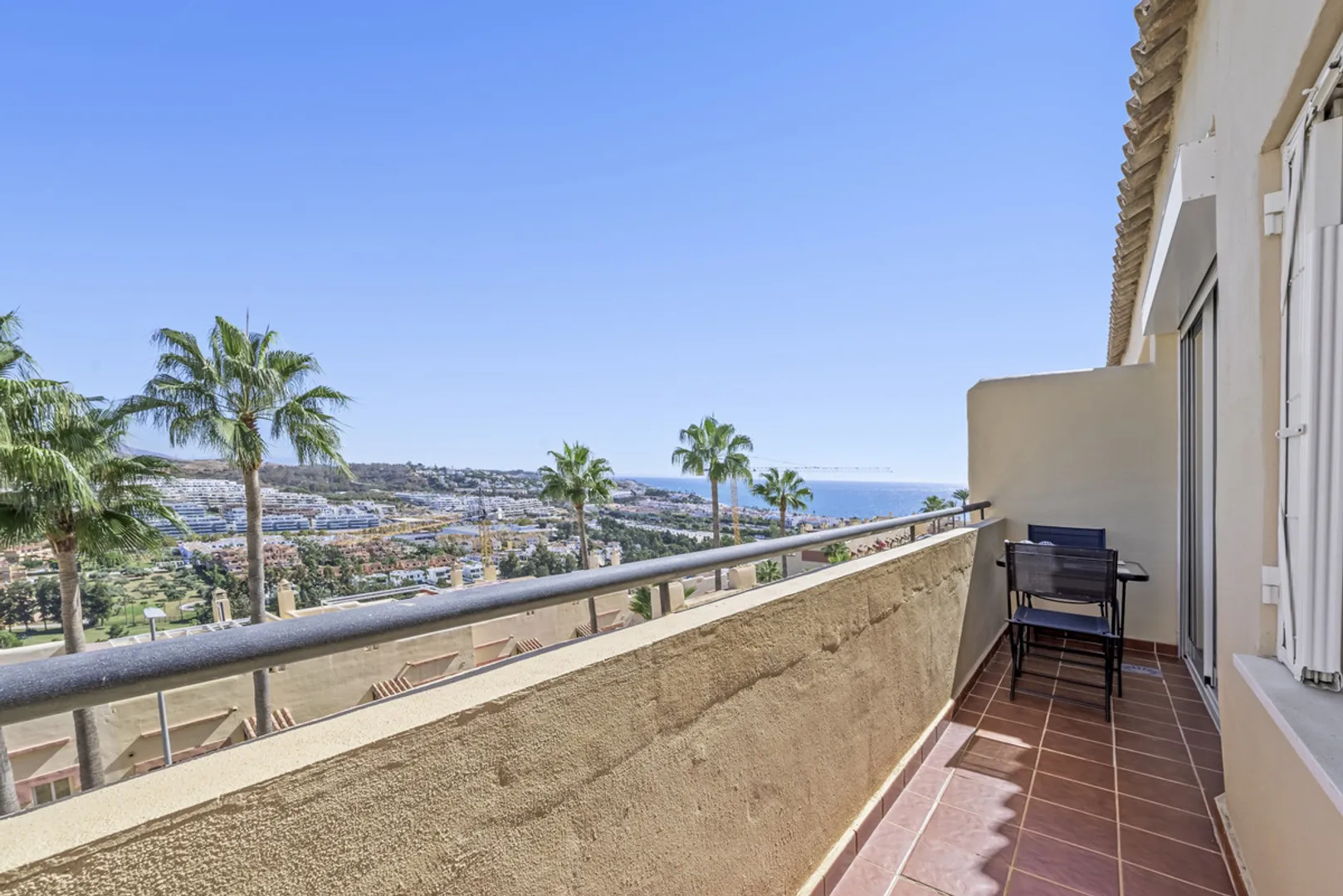 Imagen 1 de Casa Adosada con Vistas Panorámicas en La Cala de Mijas