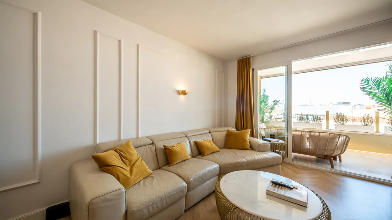 Luxury penthouse in Salamanca with terrace and garage image 0
