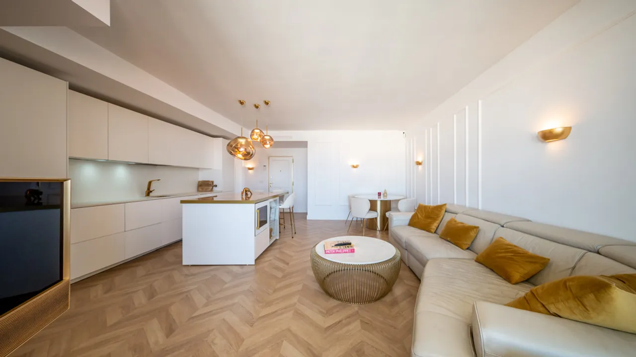 Luxury penthouse in Salamanca with terrace and garage image 1