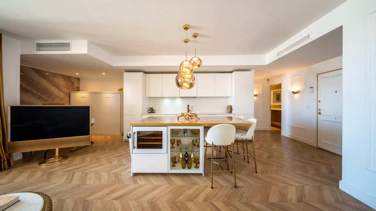Luxury penthouse in Salamanca with terrace and garage image 2