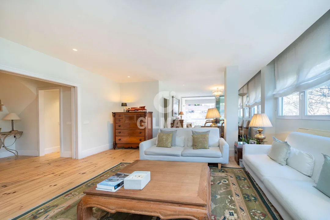 Renovated Duplex with Garden in Puerta de Hierro image 2