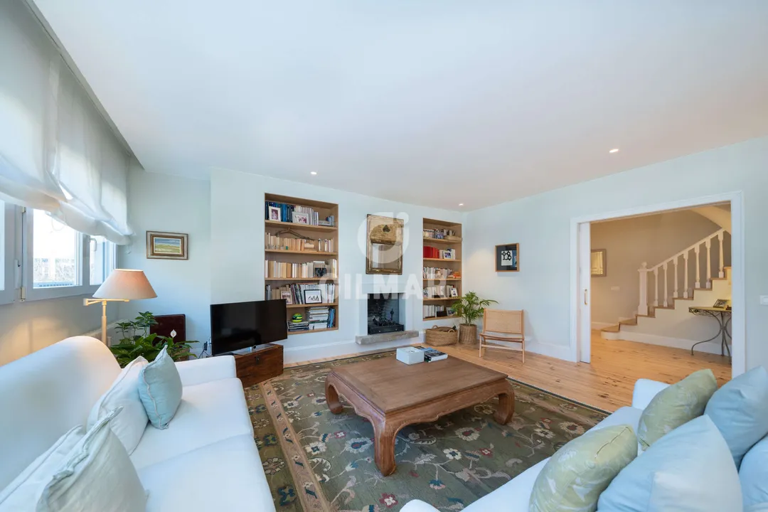 Renovated Duplex with Garden in Puerta de Hierro image 3