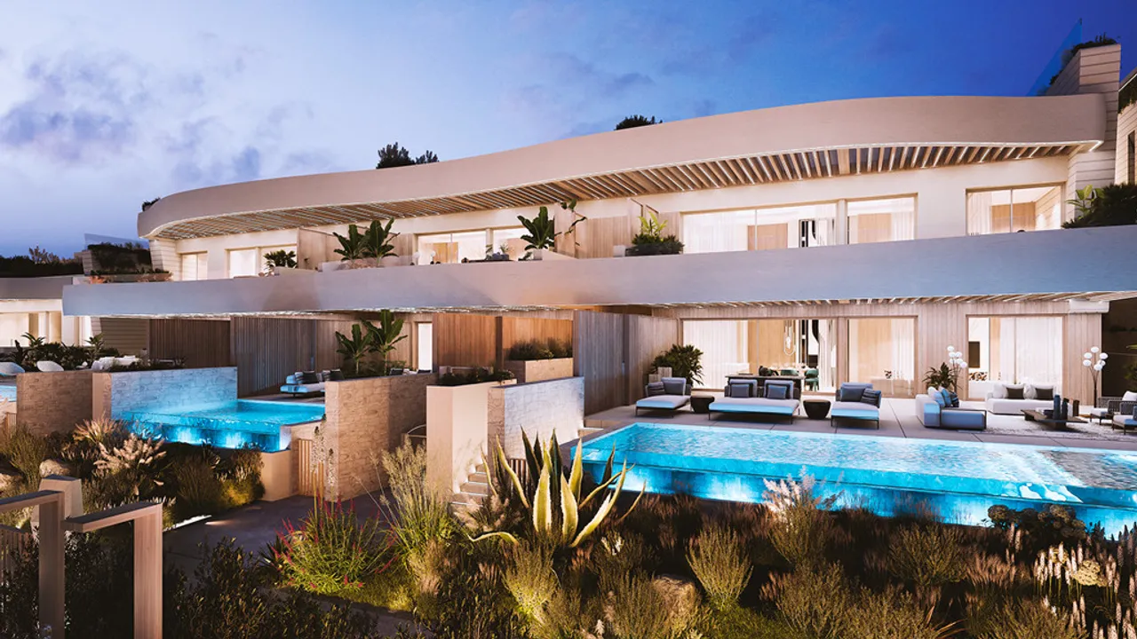 Lujo Costero: Áticos, Apartamentos y Villas en Marbella image 3