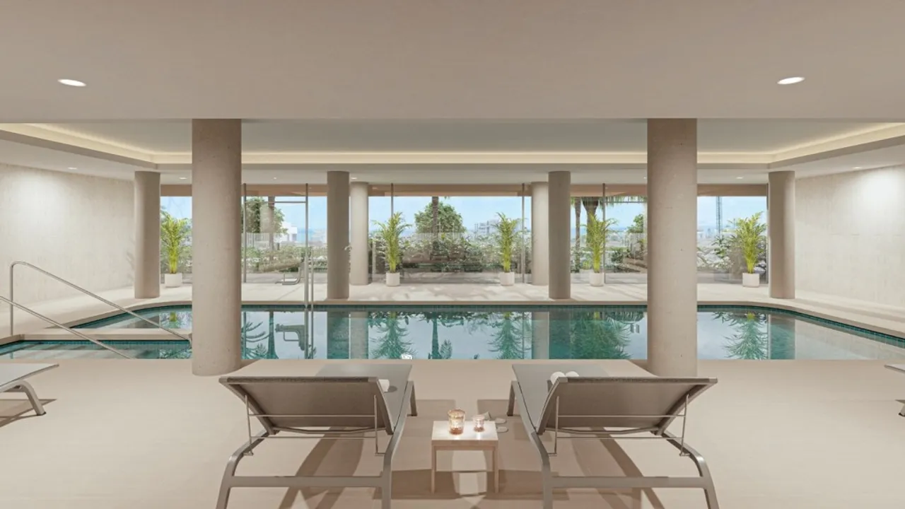 Exclusivo Apartamento de 2 Dormitorios con Terraza en Estepona Puerto image 2