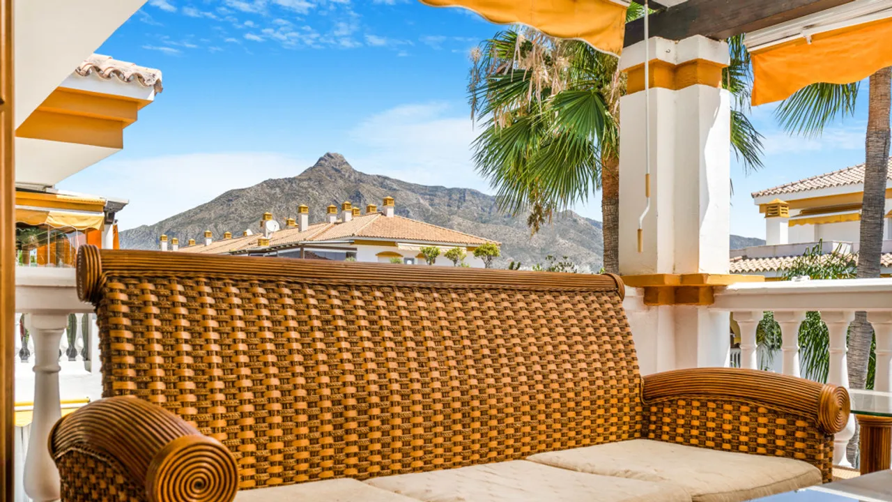 Exclusivo Apartamento de 3 Dormitorios en Marbella image 1