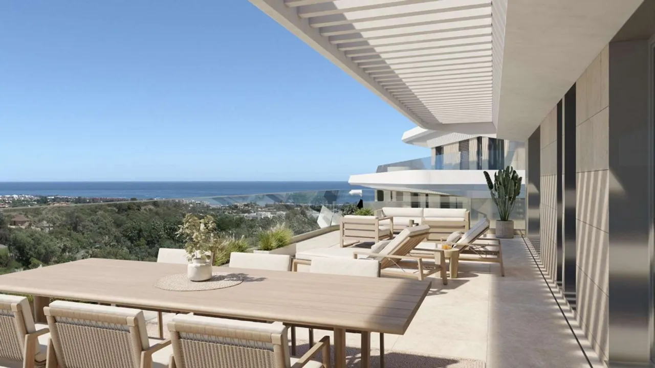 Exclusivo Apartamento con Vista al Mar en Selwo image 1