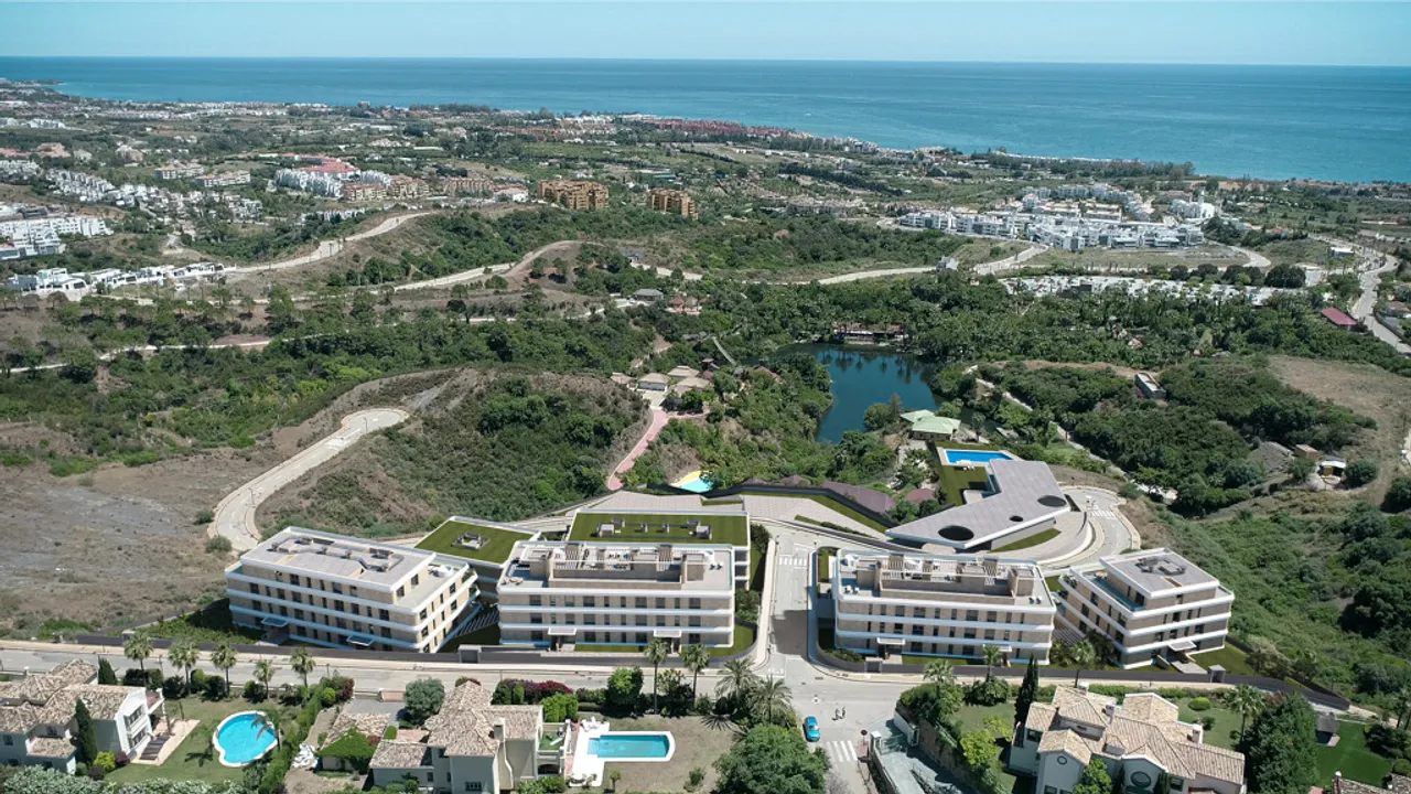 Exclusivo Apartamento con Vista al Mar en Selwo image 2