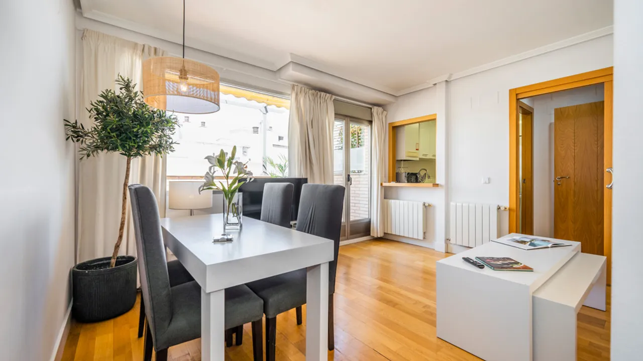Exclusivo Ático con Terraza en Ríos Rosas image 1