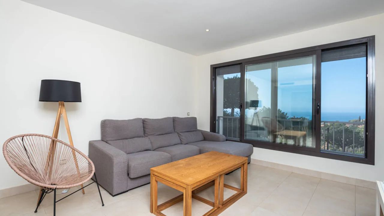 Exclusivo Apartamento con Vistas al Mar en Samara, Marbella image 1