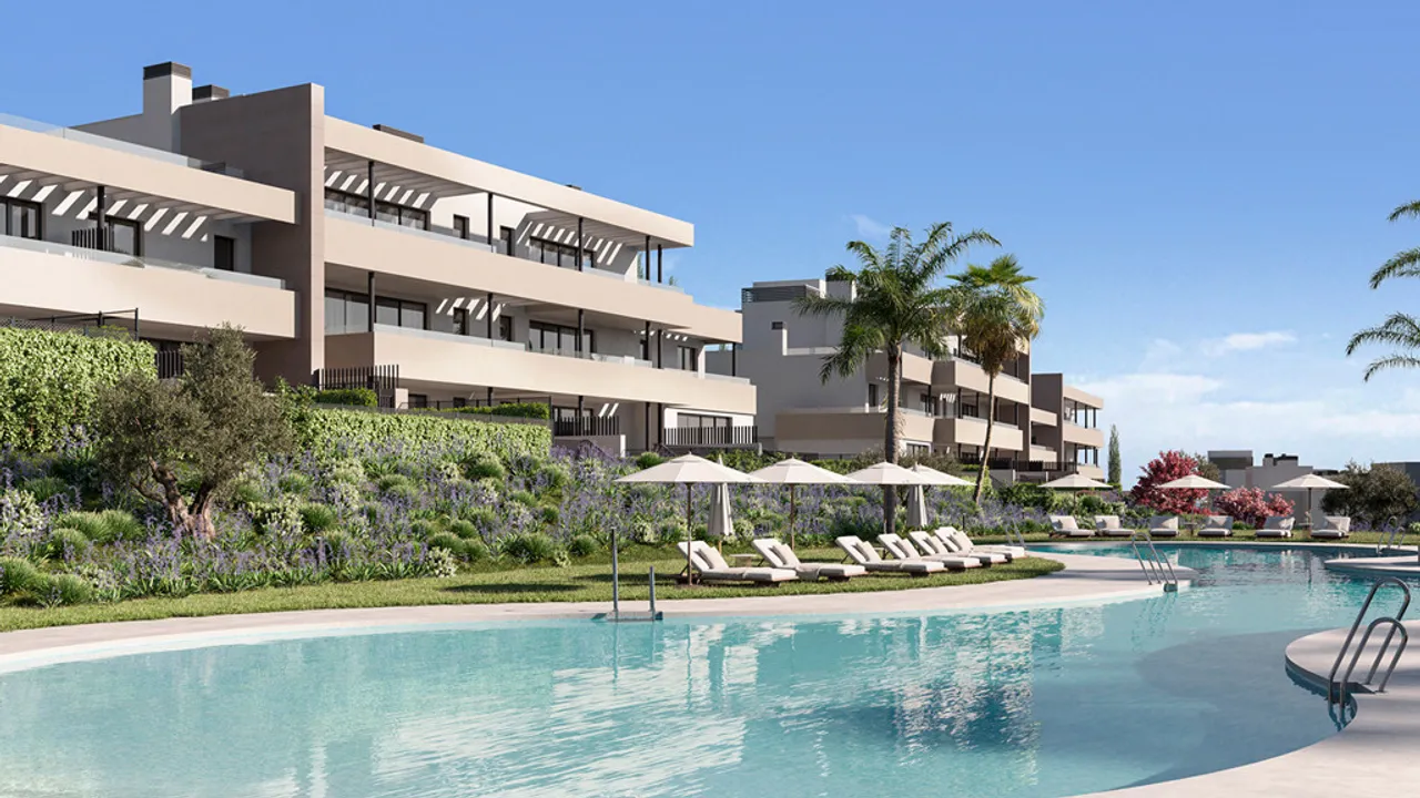 Dúplex de Obra Nueva con Vistas al Golf en Casares Costa image 0
