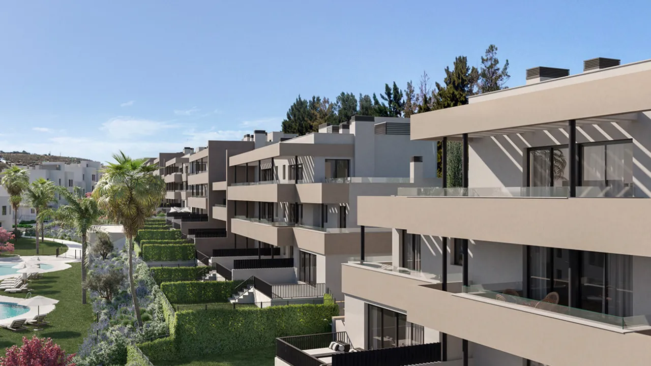 Dúplex de Obra Nueva con Vistas al Golf en Casares Costa image 2