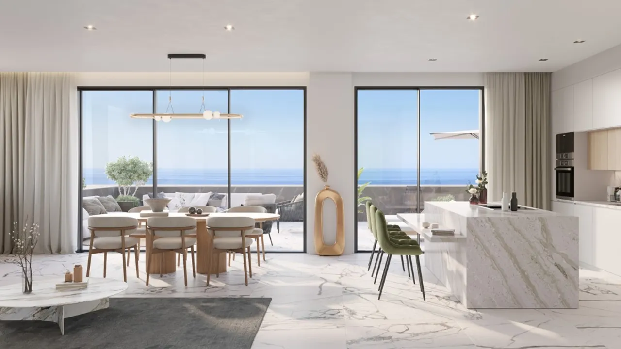 **Balcón del Mediterráneo: Lujo y Vistas en Estepona** image 2