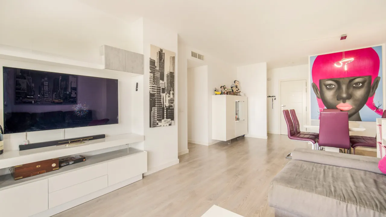 Amplio Apartamento Luminoso en Nueva Andalucía image 1