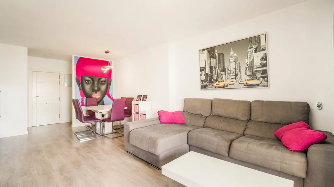 Amplio Apartamento Luminoso en Nueva Andalucía image 3