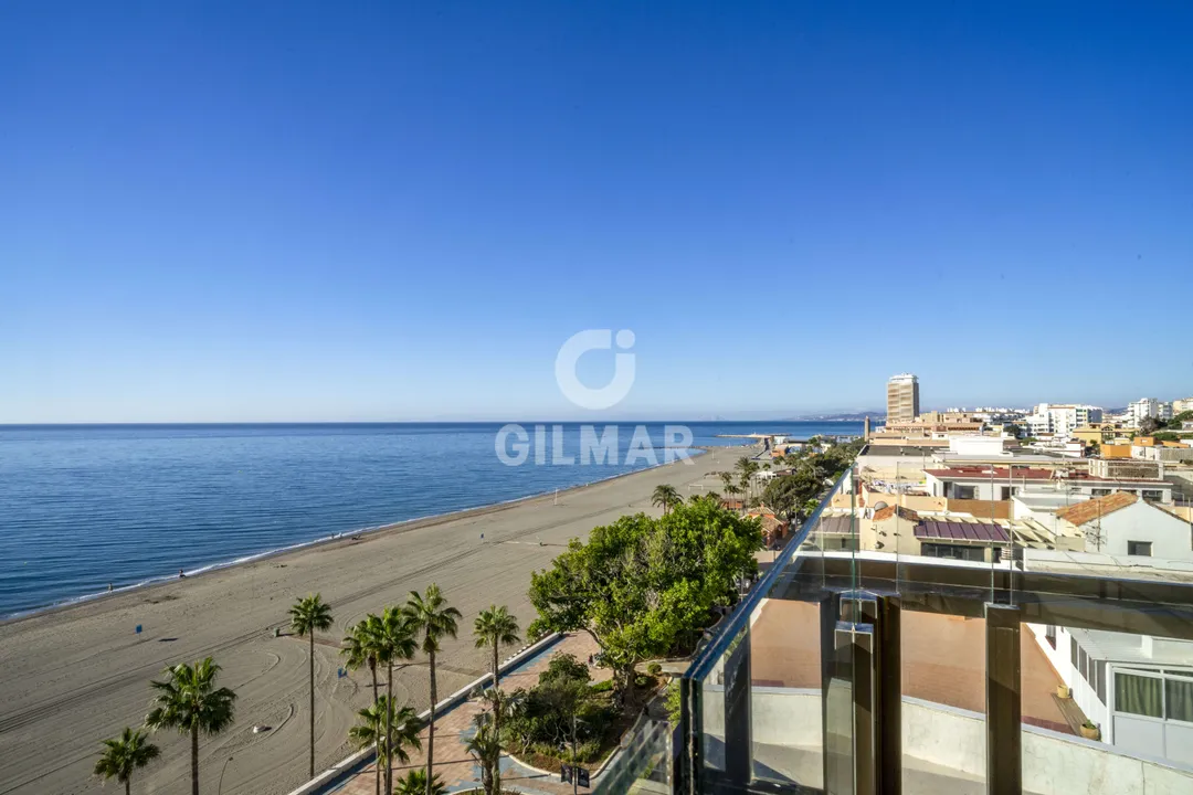 Apartamento de Lujo en Primera Línea de Playa Estepona image 0