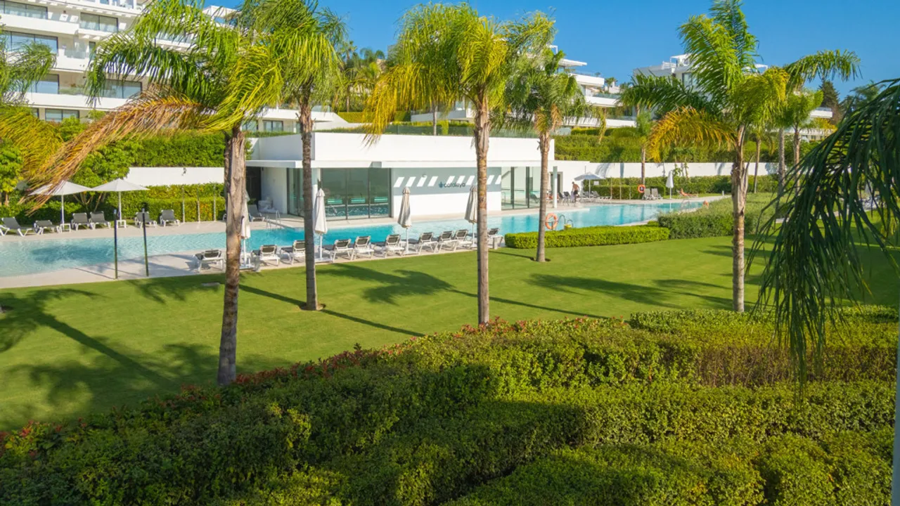 Exclusivo Apartamento de Lujo en Atalaya, Costa del Sol image 0
